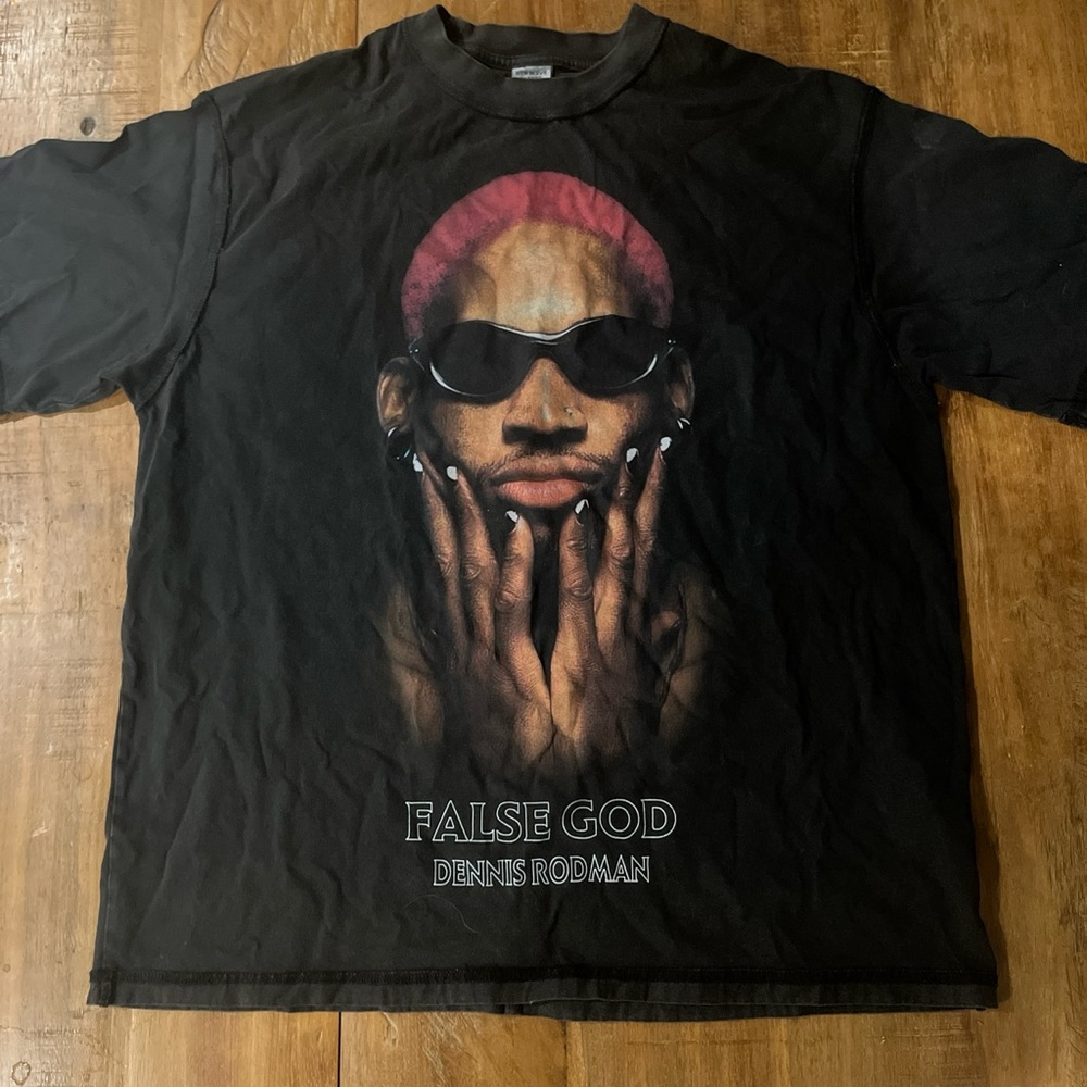 Dennis Rodman t-shirt higher quality good print(says medium fits like a large